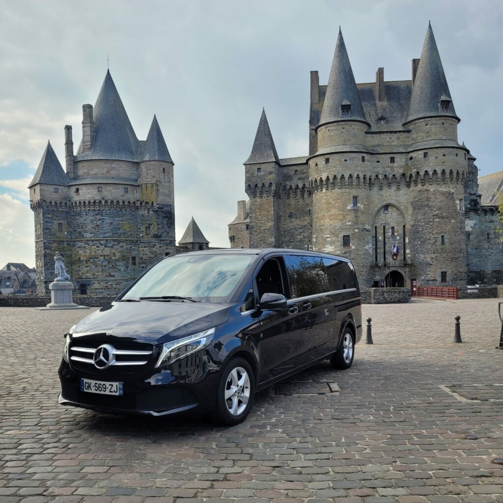 Van Mercedes 8 places – confort et espace, de plus, profitez d’un VTC adapté pour familles, groupes ou équipes professionnelles.