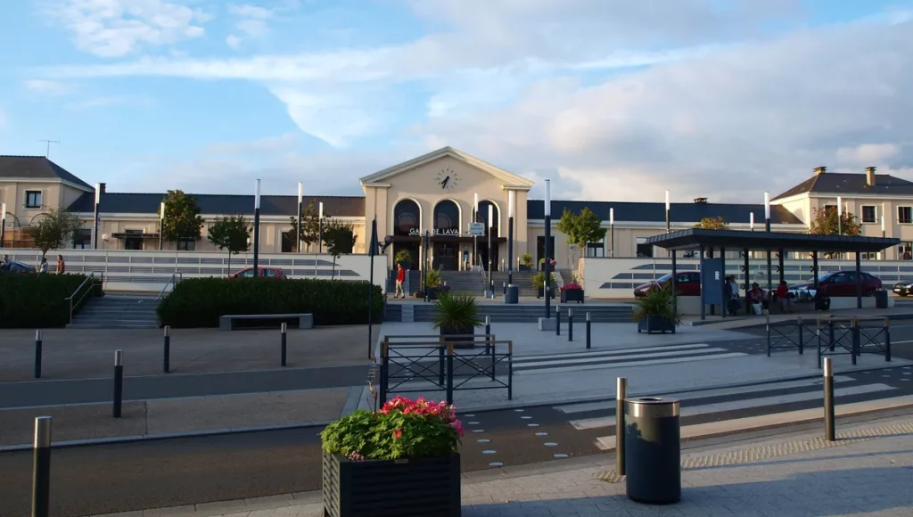 Gare de Laval – transferts VTC, de plus, un transport fiable et sur mesure vers toutes vos destinations.