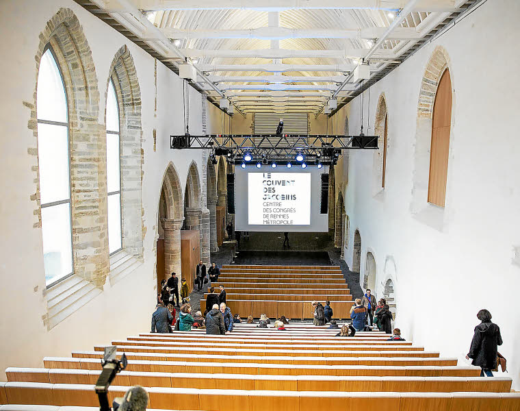 Couvent des Jacobins – visites et déplacements facilités, de plus, profitez d’un transport VTC sûr et sur mesure.