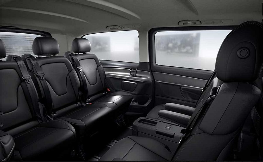 Intérieur véhicule VTC haut de gamme pour transfert longue distance Rennes Brest
