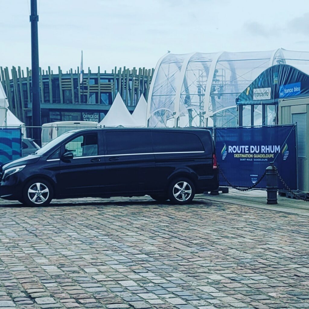 Van Mercedes VTC pour la Route du Rhum à Saint-Malo